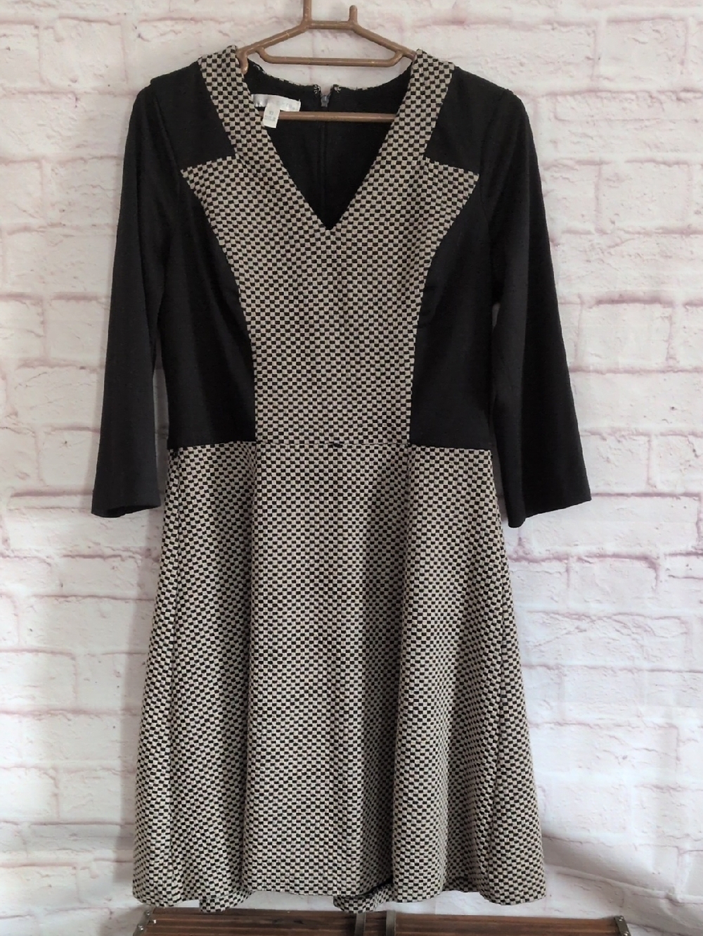 London Times Black and Cream A-Line V-Neck Dress